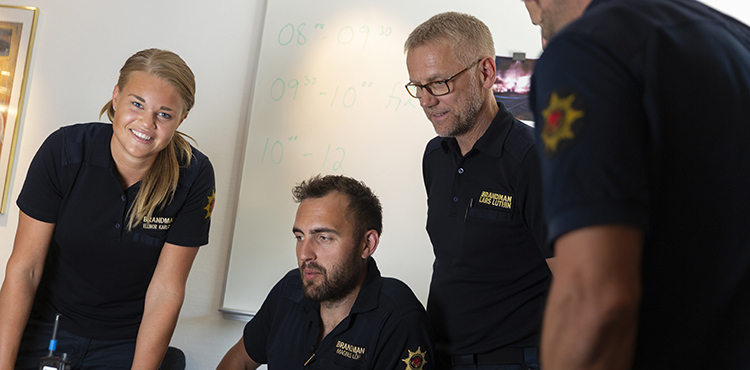 Bilden visar medarbetare på Södertörns brandförsvarsförbund